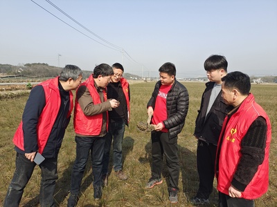 【一改兩為系列報(bào)道9】太湖縣農(nóng)技人員奏響志愿服務(wù)“春耕曲”