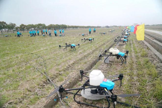 “送科技下鄉(xiāng)”:30架啟飛智能植保無(wú)人機(jī)為寧波市春耕備耕現(xiàn)場(chǎng)會(huì)添彩
